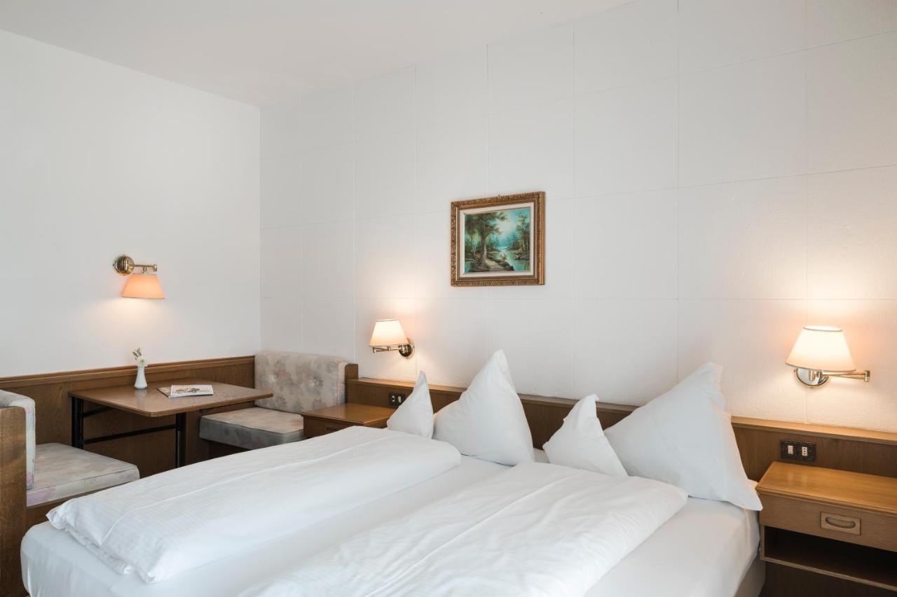 Pension Zum Burggraefler Schenna Exterior photo
