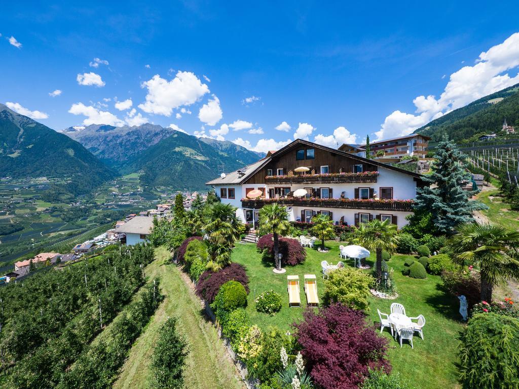 Pension Zum Burggraefler Schenna Exterior photo
