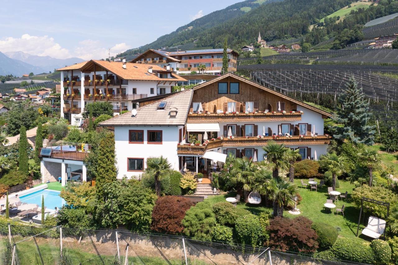 Pension Zum Burggraefler Schenna Exterior photo